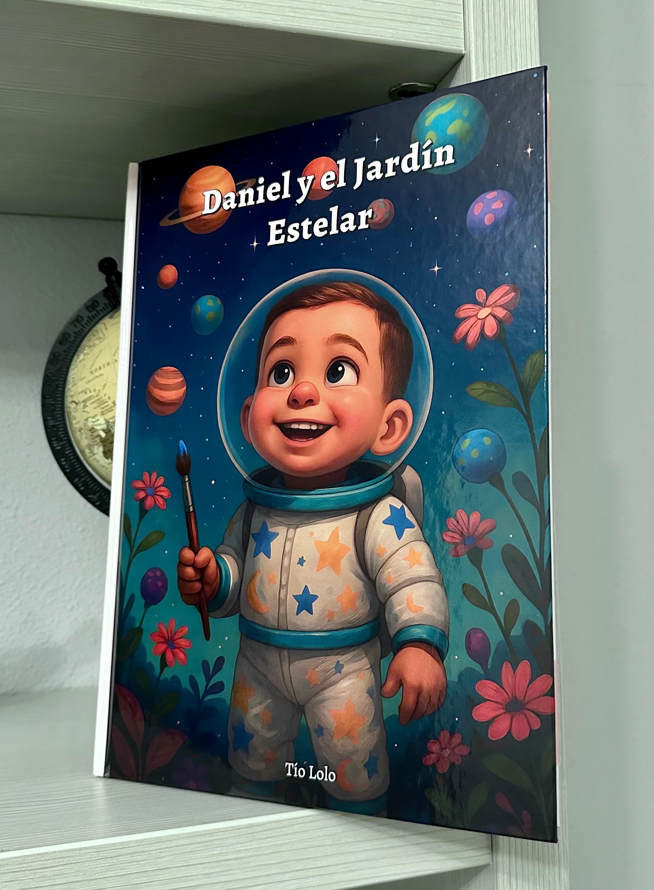 Foto de un libro infantil personalizado por Manuel Carrera García